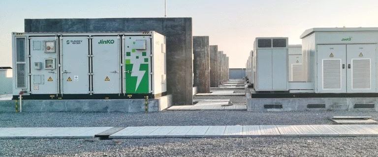 File di container di batterie